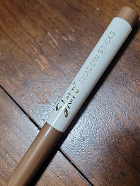 Belle Beauty Shero shadow stick iced mocha